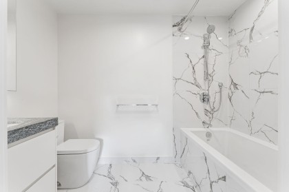 Photo 15 at 304 - 3668 W 10th Avenue, Kitsilano, Vancouver West
