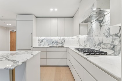 Photo 4 at 304 - 3668 W 10th Avenue, Kitsilano, Vancouver West