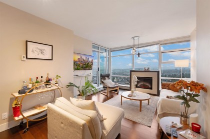 Photo 1 at 1304 - 1320 Chesterfield Avenue, Central Lonsdale, North Vancouver