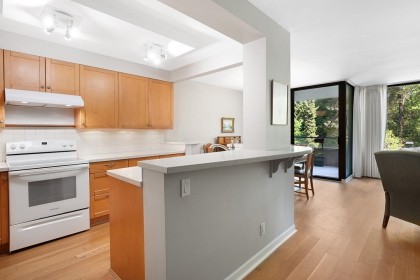 Photo 2 at 309 - 4101 Yew Street, Quilchena, Vancouver West