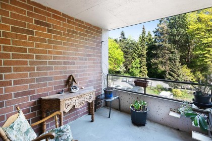 Photo 4 at 309 - 4101 Yew Street, Quilchena, Vancouver West