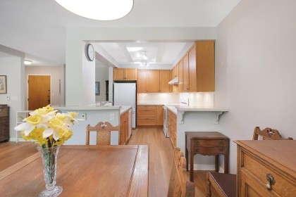 Photo 8 at 309 - 4101 Yew Street, Quilchena, Vancouver West