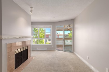 Photo 3 at 406 - 3621 W 26th Avenue, Dunbar, Vancouver West