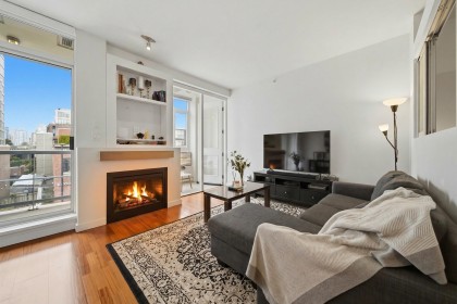 Photo 1 at 306 - 2055 Yukon Street, False Creek, Vancouver West