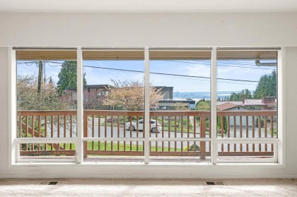 Photo 4 at 234 Rondoval Crescent, Upper Delbrook, North Vancouver