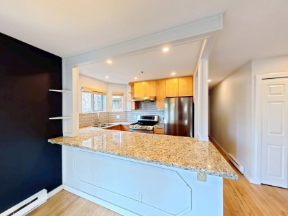 Photo 6 at 201 - 1868 W 8th Avenue, Kitsilano, Vancouver West