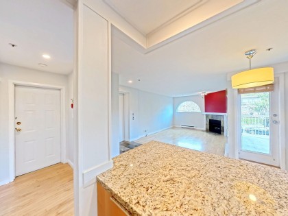 Photo 9 at 201 - 1868 W 8th Avenue, Kitsilano, Vancouver West