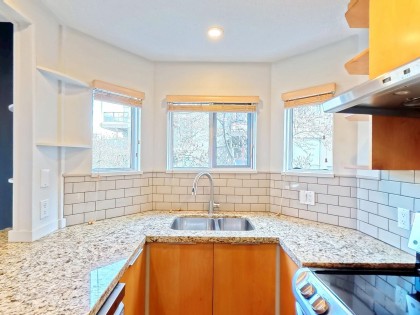 Photo 10 at 201 - 1868 W 8th Avenue, Kitsilano, Vancouver West