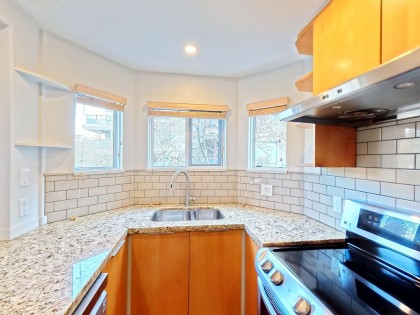 Photo 11 at 201 - 1868 W 8th Avenue, Kitsilano, Vancouver West