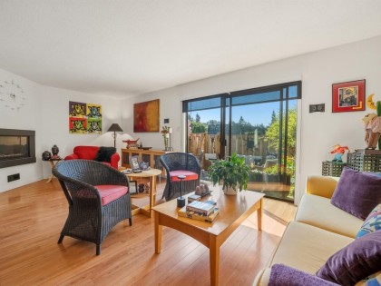 Photo 3 at 1106 Premier Street, Lynnmour, North Vancouver