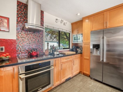 Photo 9 at 1106 Premier Street, Lynnmour, North Vancouver