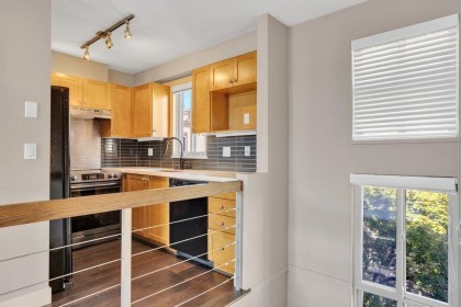 Photo 6 at 26 - 2375 W Broadway, Kitsilano, Vancouver West