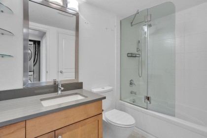 Photo 9 at 26 - 2375 W Broadway, Kitsilano, Vancouver West