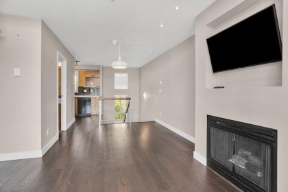 Photo 18 at 26 - 2375 W Broadway, Kitsilano, Vancouver West