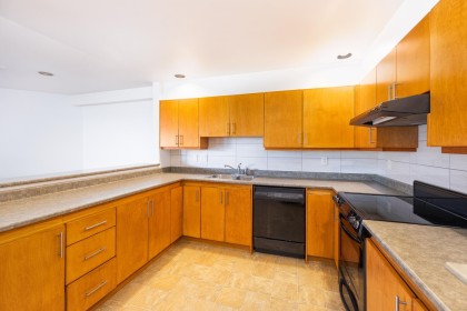 Photo 22 at 1206 - 33 Chesterfield Place, Lower Lonsdale, North Vancouver