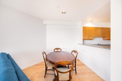 Photo 14 at 1206 - 33 Chesterfield Place, Lower Lonsdale, North Vancouver
