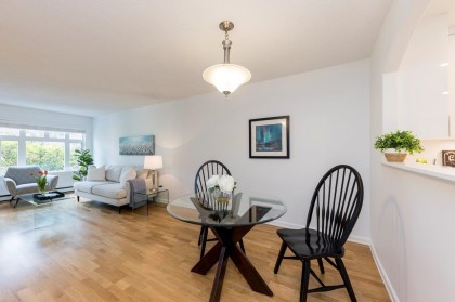 Photo 1 at 201 - 2800 Chesterfield Avenue, Upper Lonsdale, North Vancouver