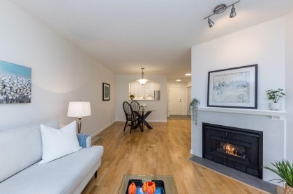 Photo 5 at 201 - 2800 Chesterfield Avenue, Upper Lonsdale, North Vancouver