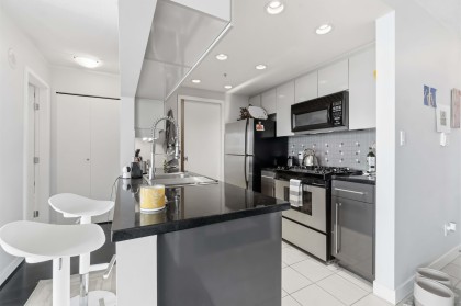 Photo 27 at 908 - 1408 Strathmore Mews, Yaletown, Vancouver West