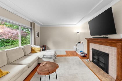 Photo 3 at 1095 E 29th Street, Lynn Valley, North Vancouver