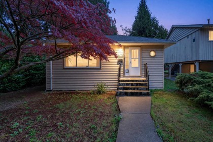 Photo 1 at 1095 E 29th Street, Lynn Valley, North Vancouver