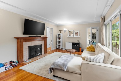Photo 5 at 1095 E 29th Street, Lynn Valley, North Vancouver