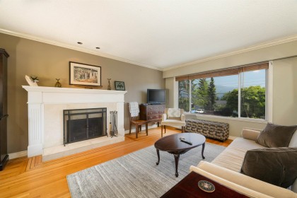 Photo 5 at 893 Friar Crescent, Dollarton, North Vancouver