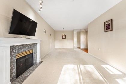 Photo 6 at 101 - 843 22nd Street, Dundarave, West Vancouver