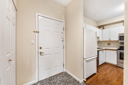 Photo 13 at 101 - 843 22nd Street, Dundarave, West Vancouver