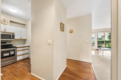 Photo 12 at 101 - 843 22nd Street, Dundarave, West Vancouver