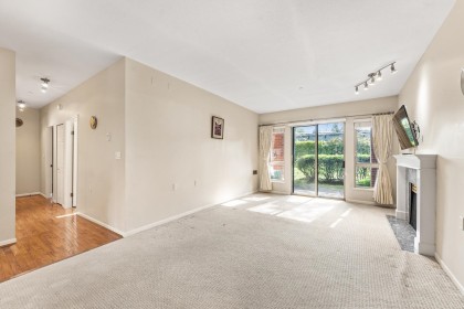Photo 7 at 101 - 843 22nd Street, Dundarave, West Vancouver