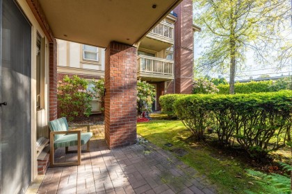 Photo 4 at 101 - 843 22nd Street, Dundarave, West Vancouver