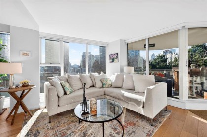 Photo 3 at 603 - 1009 Expo Boulevard, Yaletown, Vancouver West