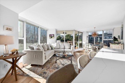 Photo 11 at 603 - 1009 Expo Boulevard, Yaletown, Vancouver West