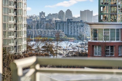 Photo 8 at 603 - 1009 Expo Boulevard, Yaletown, Vancouver West