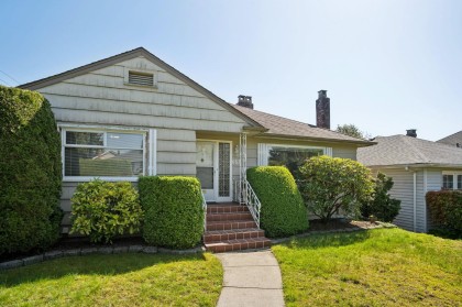 Photo 5 at 657 E Keith Road, Queensbury, North Vancouver