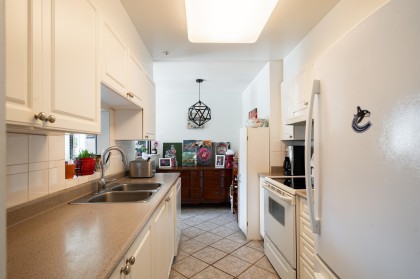 Photo 6 at 207 - 223 Mountain Highway, Lynnmour, North Vancouver