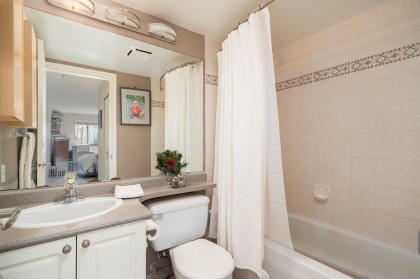 Photo 9 at 207 - 223 Mountain Highway, Lynnmour, North Vancouver