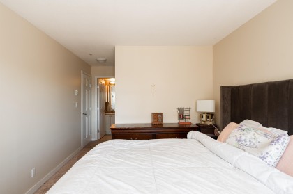 Photo 8 at 207 - 223 Mountain Highway, Lynnmour, North Vancouver