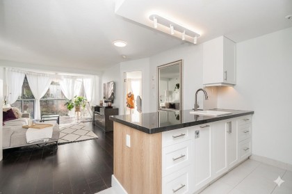 Photo 3 at 403 - 811 Helmcken Street, Downtown VW, Vancouver West