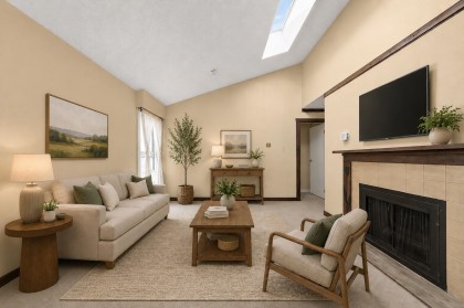 Photo 1 at 403 - 1340 Duchess Avenue, Ambleside, West Vancouver