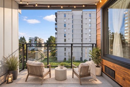 Photo 8 at 403 - 1340 Duchess Avenue, Ambleside, West Vancouver