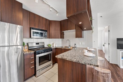 Photo 17 at 1002 - 1010 Richards Street, Yaletown, Vancouver West