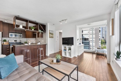 Photo 1 at 1002 - 1010 Richards Street, Yaletown, Vancouver West
