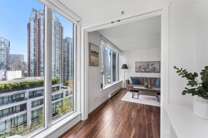 Photo 9 at 1002 - 1010 Richards Street, Yaletown, Vancouver West