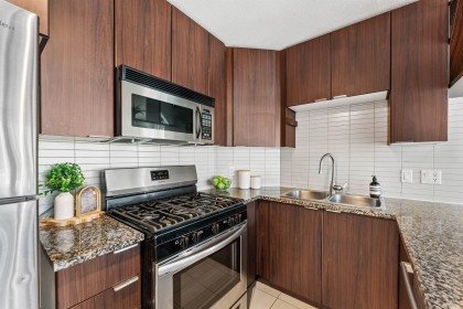 Photo 18 at 1002 - 1010 Richards Street, Yaletown, Vancouver West