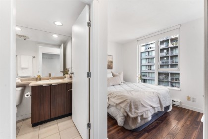 Photo 11 at 1002 - 1010 Richards Street, Yaletown, Vancouver West