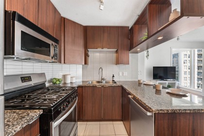 Photo 4 at 1002 - 1010 Richards Street, Yaletown, Vancouver West