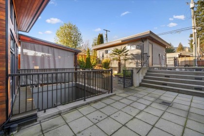 Photo 27 at 2 - 252 E 19th Street, Central Lonsdale, North Vancouver