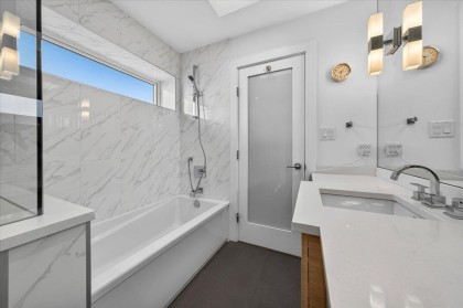 Photo 13 at 2 - 252 E 19th Street, Central Lonsdale, North Vancouver